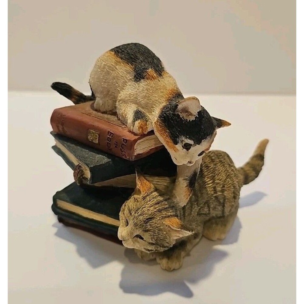 Country Artists Kittens Playing On Books" ”  Figurine 01449 EUC